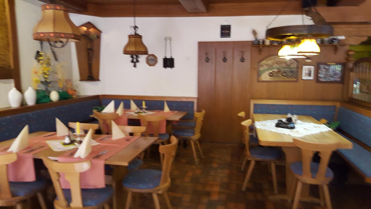 Schwarzwaldgasthof Baren Hotel Titisee-Neustadt Exterior photo